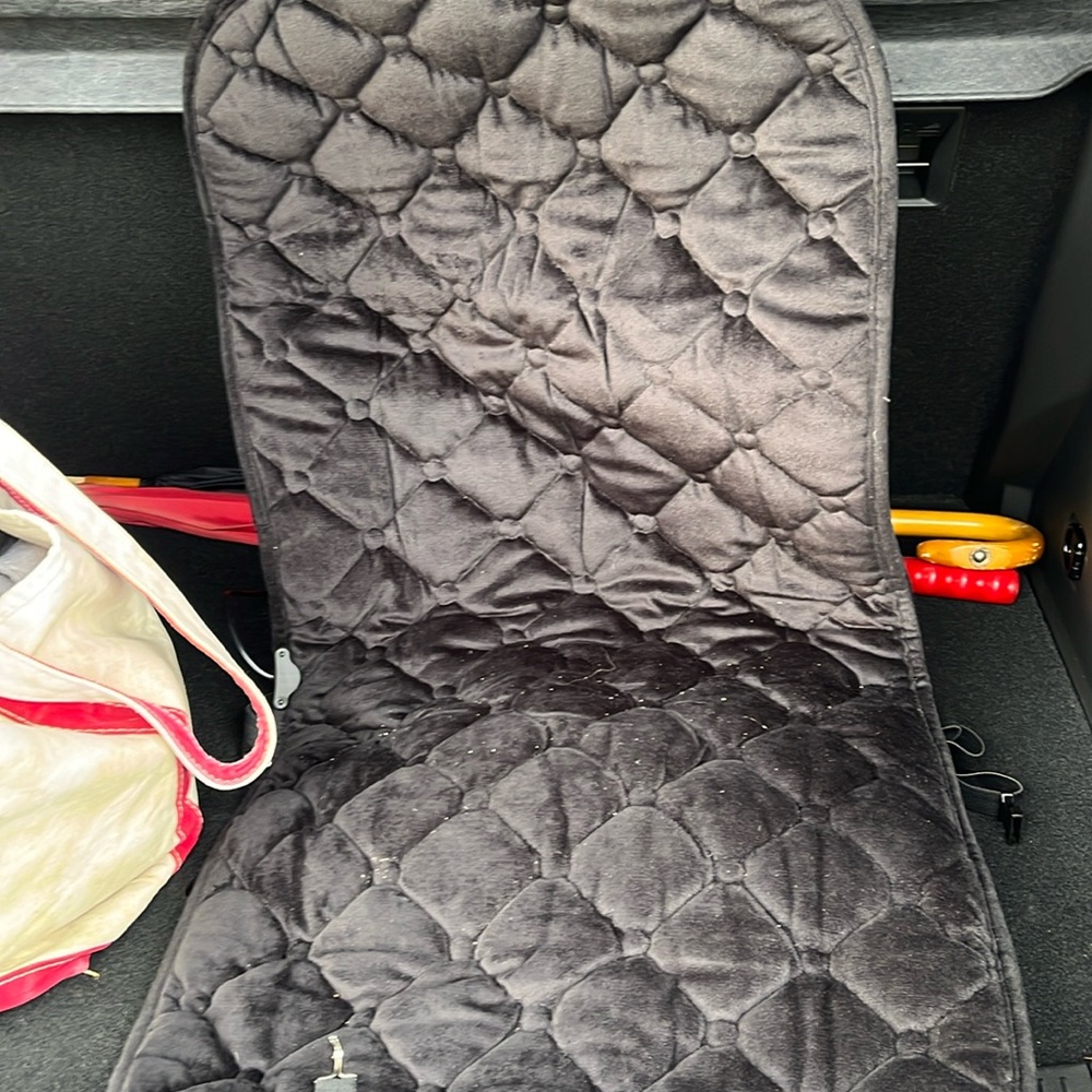 Car Seat Warmer brand new plugs in fab!!